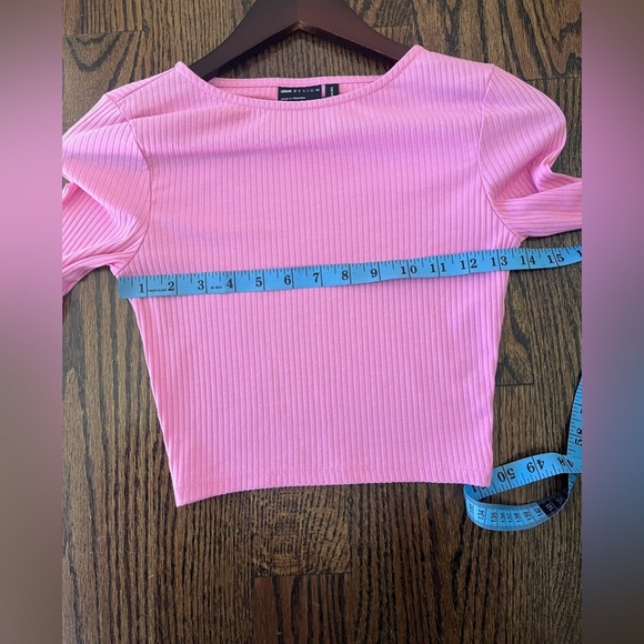 ASOS design pink ribbed crop top women’s Sz. 2 long sleeves with snaps accent - Picture 5 of 6